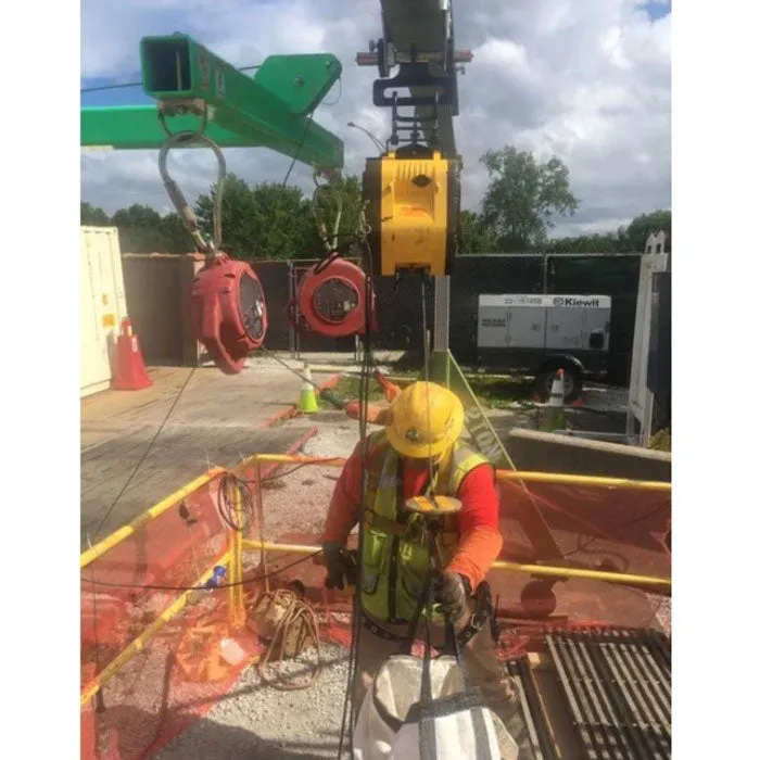 1000LB OZ Lifting Electric Builders Hoist