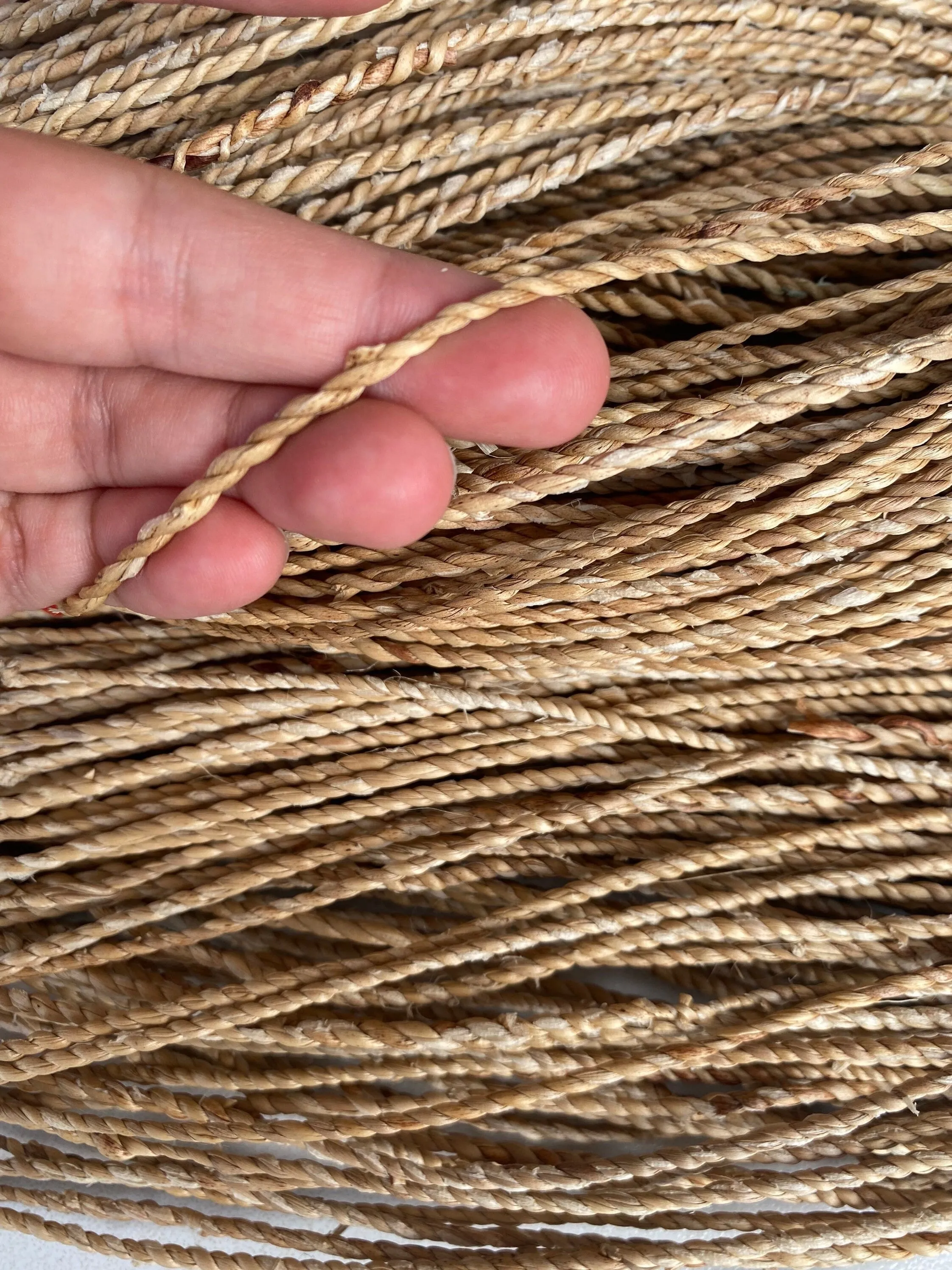 2mm-1bundle (60-75m) twisted water hyacinth rope