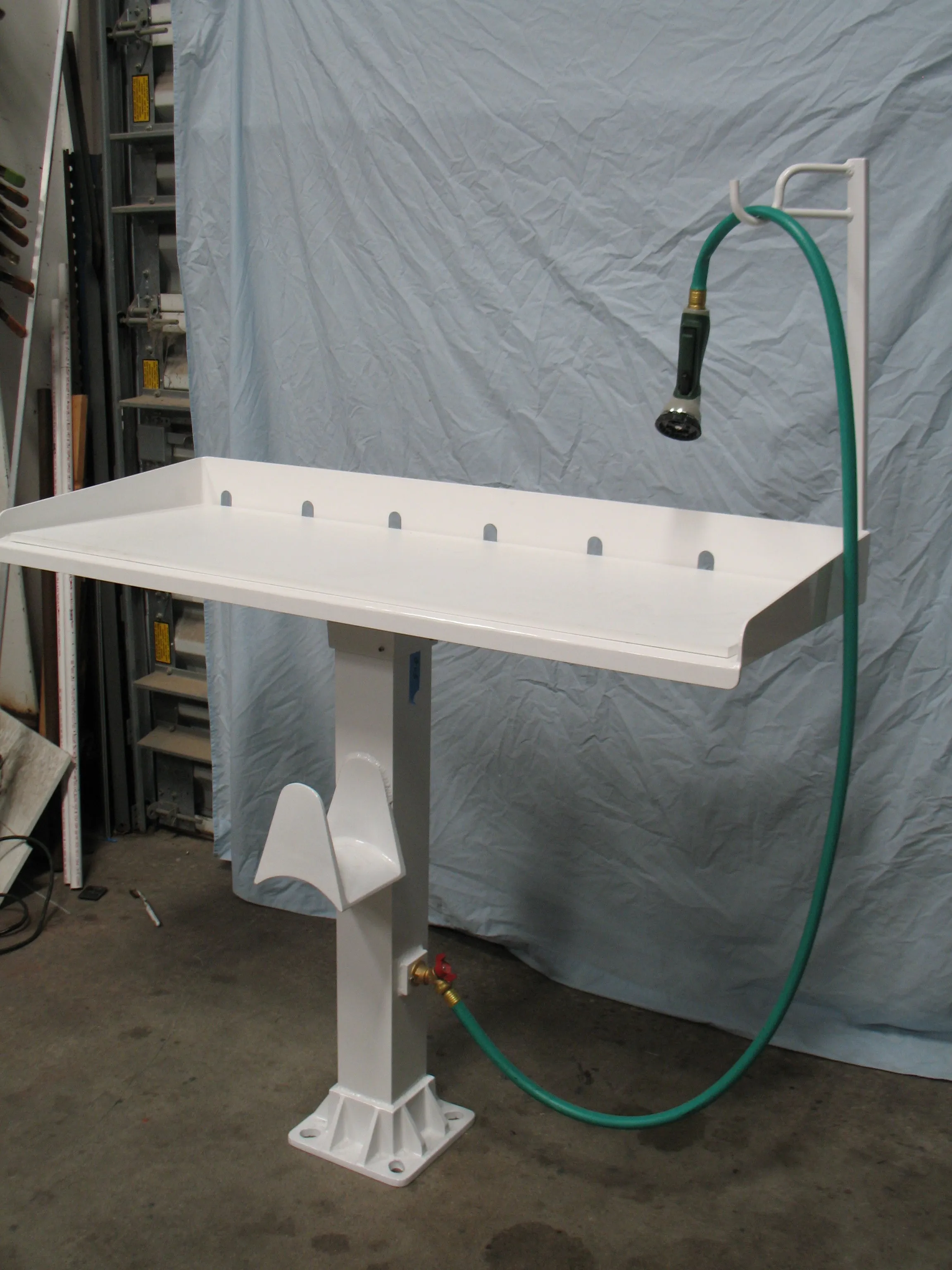 ALUMINUM FISH CLEANING STATION
