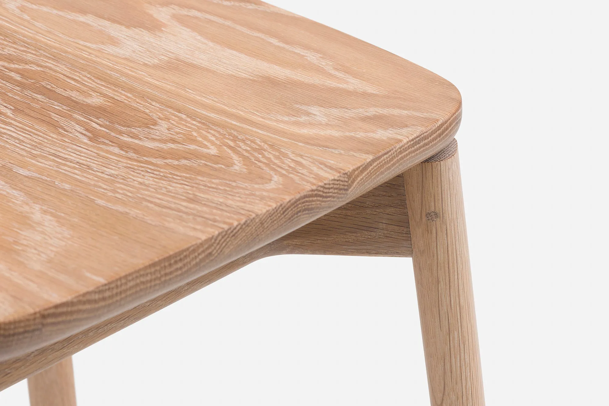 ANDO CHAIR