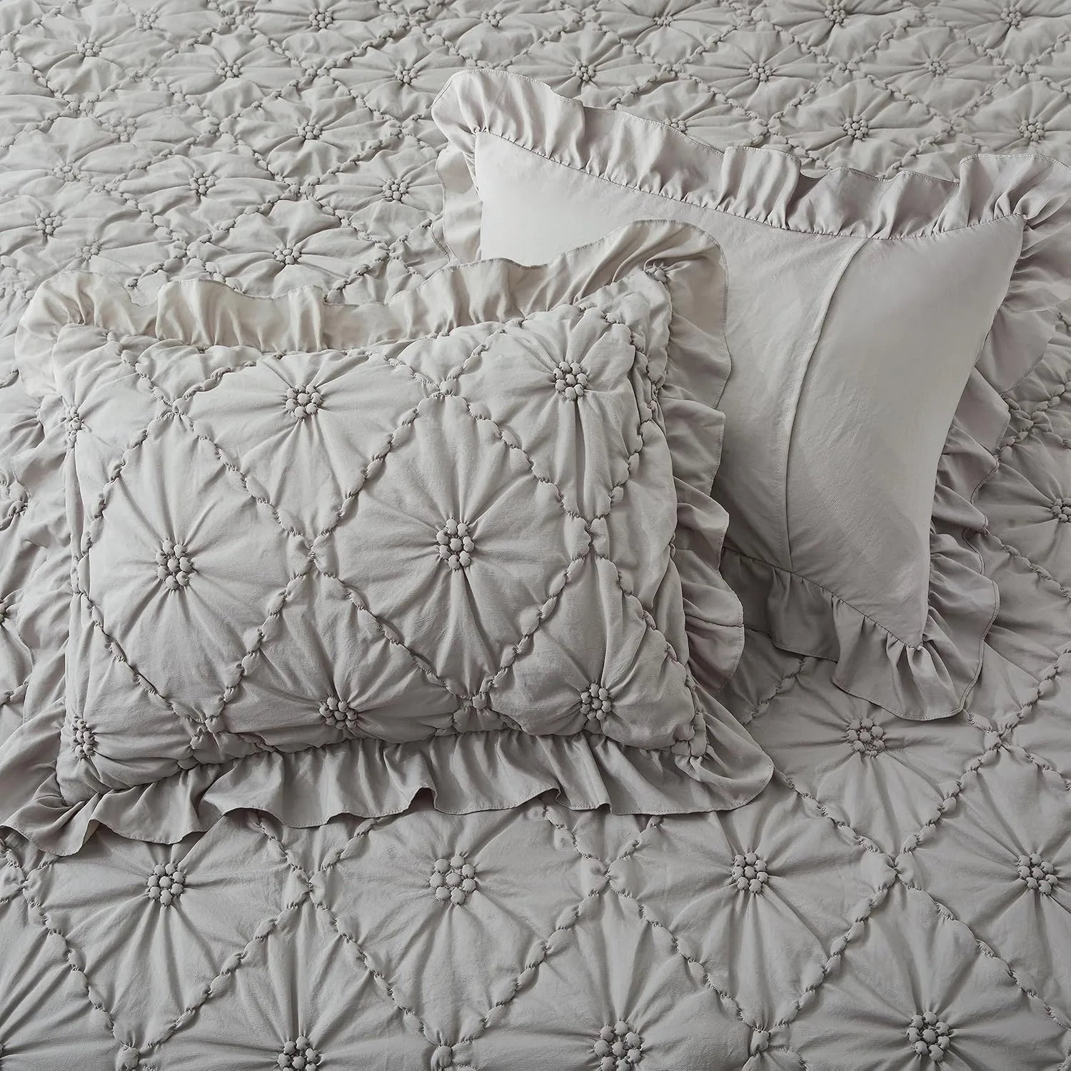 BEDAZZLED Queen Size Comforter Sets,Grey Bedding Comforter Set, 3 Pieces Pinch Pleat Bedding Sets with Comforter and Pillowcases Soft Farmhouse Shabby Chic Comforter for All Season