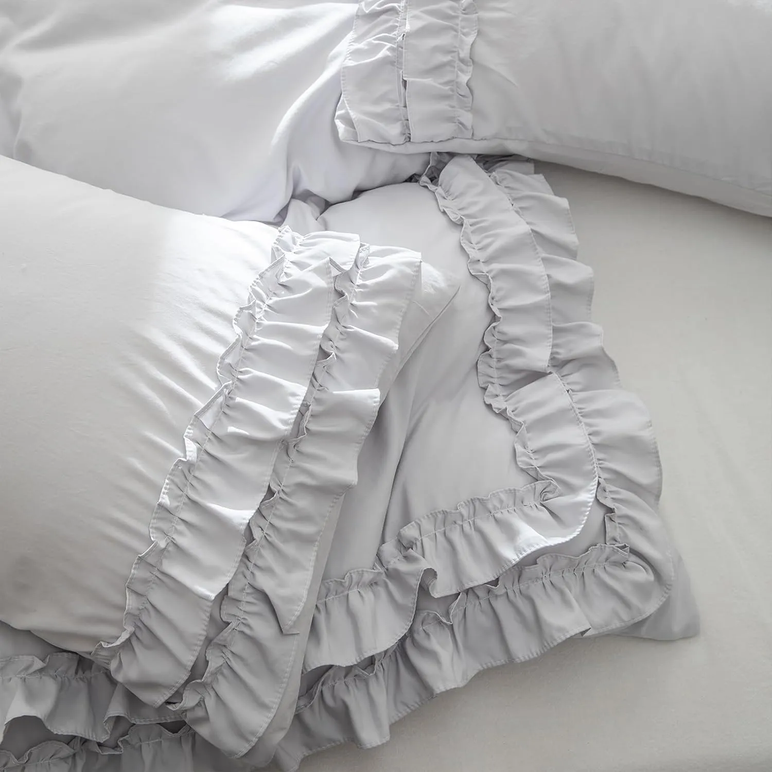 Bedorm Gray Duvet Cover Set Queen Ruffle Bedding Set Pleat Ruffled Shabby Chic Comforter Cover Extra Soft & Easy Care Gray Boho Duvet Cover with Zipper Closure