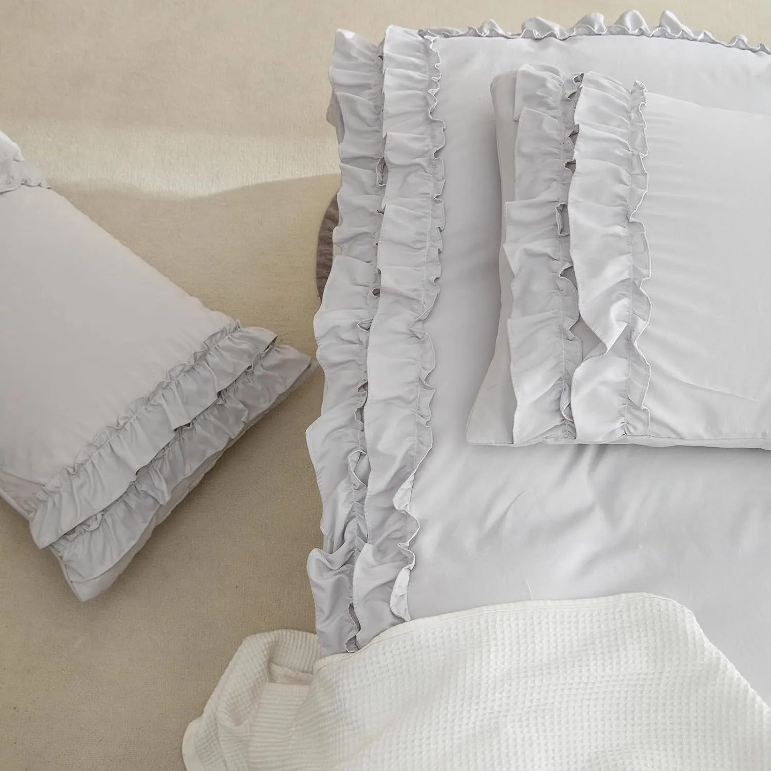 Bedorm Gray Duvet Cover Set Queen Ruffle Bedding Set Pleat Ruffled Shabby Chic Comforter Cover Extra Soft & Easy Care Gray Boho Duvet Cover with Zipper Closure