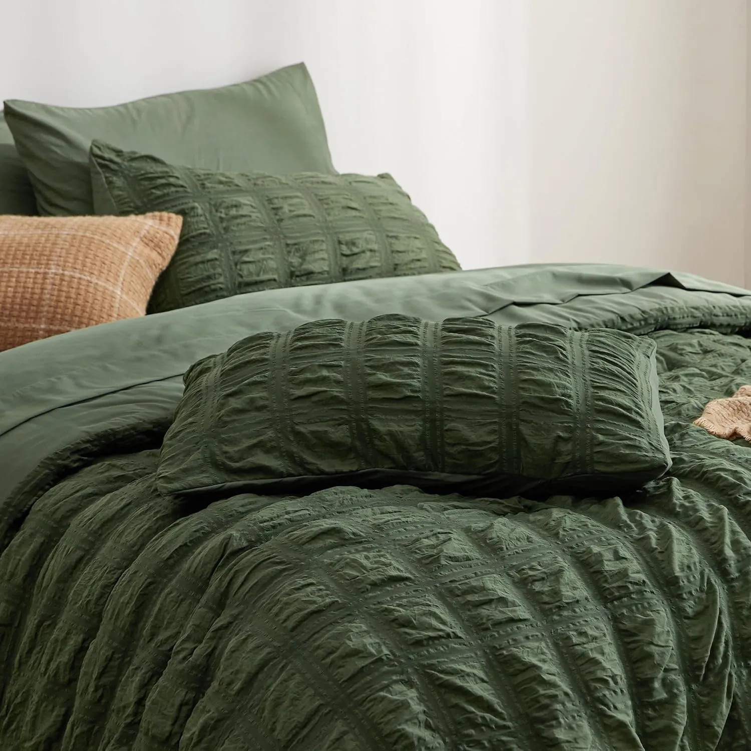 Bedsure Bed in a Bag Queen - 7 Pieces Plaid Seersucker Bedding Comforter Sets, Soft Lightweight Olive Green Boho Bed Set with Comforters Queen Size, Sheets, Pillowcases & Shams