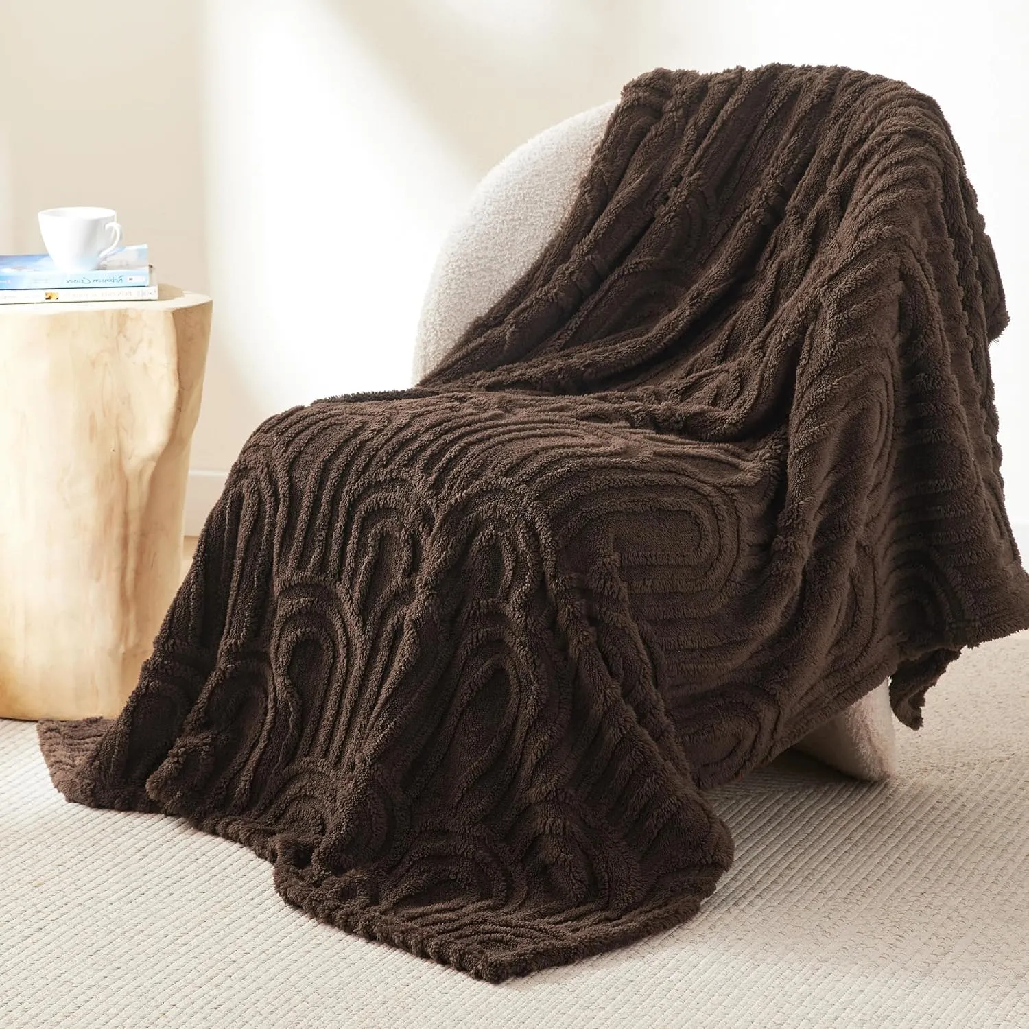 Bedsure Brown Throw Blanket for Couch - Super Soft & Cozy Summer Blankets for Women, Fluffy Fleece Throw for Girls, for Women, Ideal for Room, Home Decor, Dark Brown, 50x60 Inches