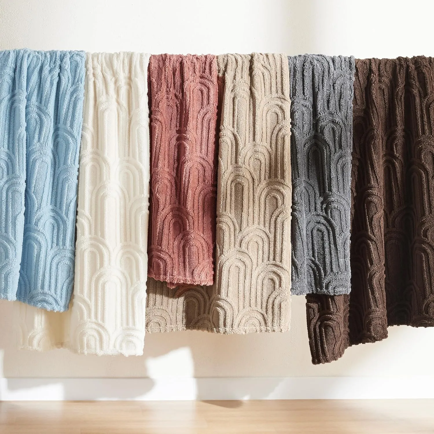 Bedsure Brown Throw Blanket for Couch - Super Soft & Cozy Summer Blankets for Women, Fluffy Fleece Throw for Girls, for Women, Ideal for Room, Home Decor, Dark Brown, 50x60 Inches