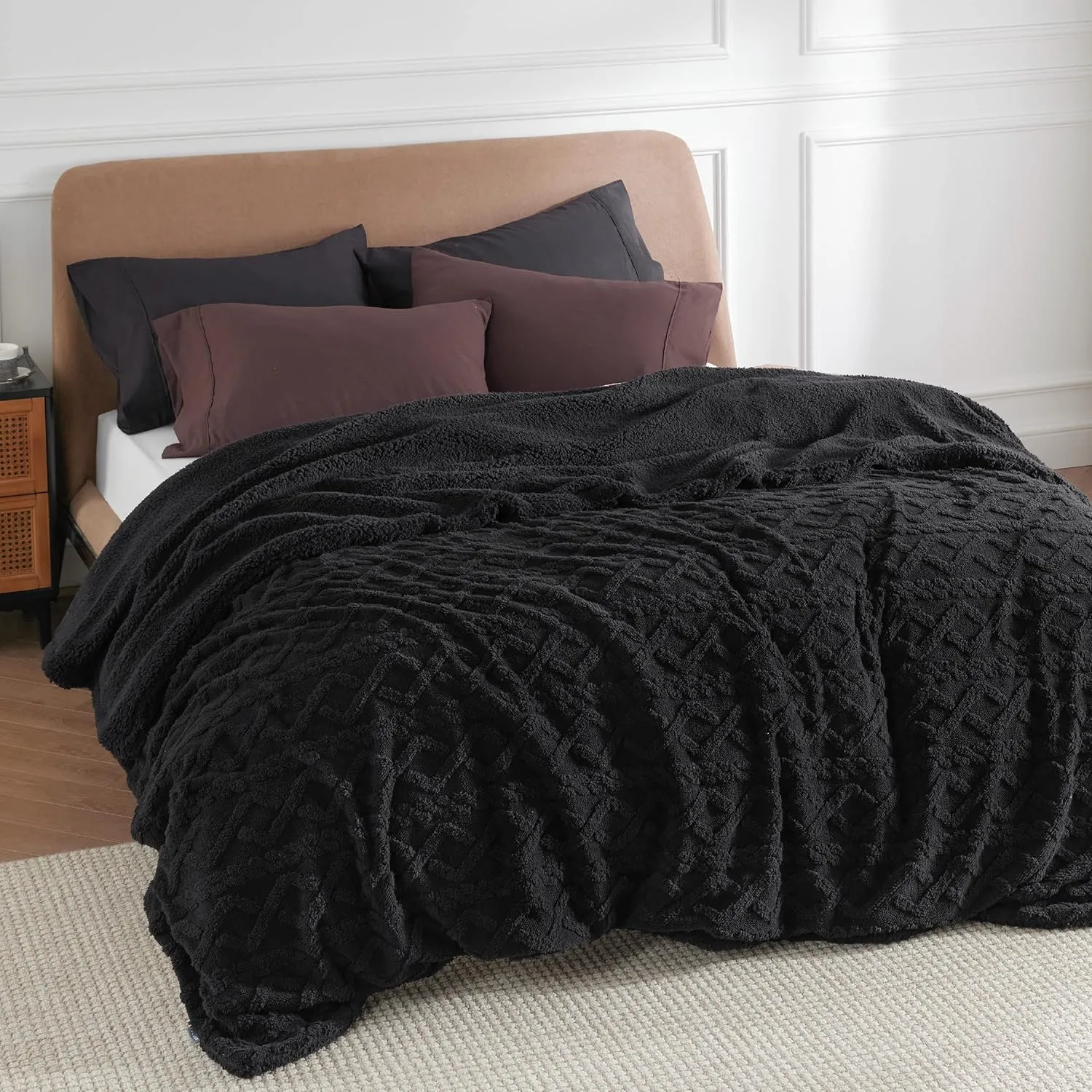 Bedsure Sherpa Queen Size Blanket for Bed - Fleece Soft Cozy Fuzzy Cable Blankets for Women, Thick Warm for Winter and All Seasons, Black, 90x90 Inches