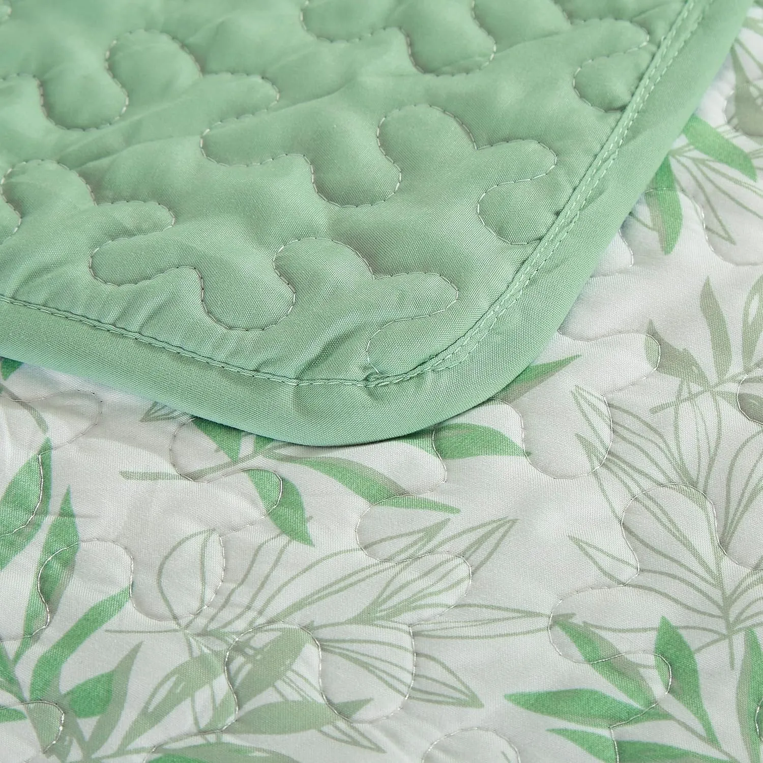 Chezmoi Collection Elder 3-Piece Floral Leaves Quilt Set Queen - Green White Leaves Printed Microfiber Lightweight Bedspread Set for All Season