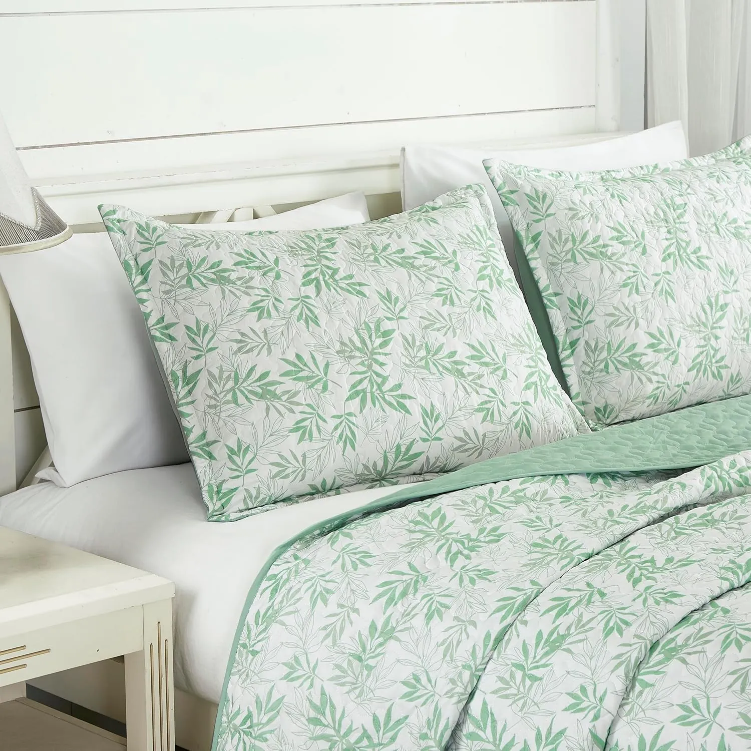 Chezmoi Collection Elder 3-Piece Floral Leaves Quilt Set Queen - Green White Leaves Printed Microfiber Lightweight Bedspread Set for All Season