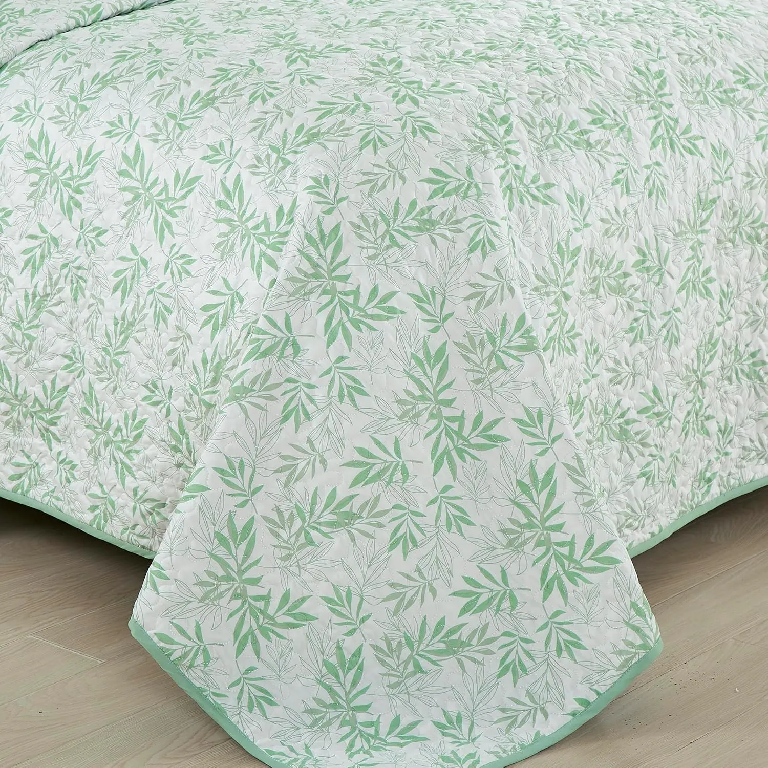 Chezmoi Collection Elder 3-Piece Floral Leaves Quilt Set Queen - Green White Leaves Printed Microfiber Lightweight Bedspread Set for All Season