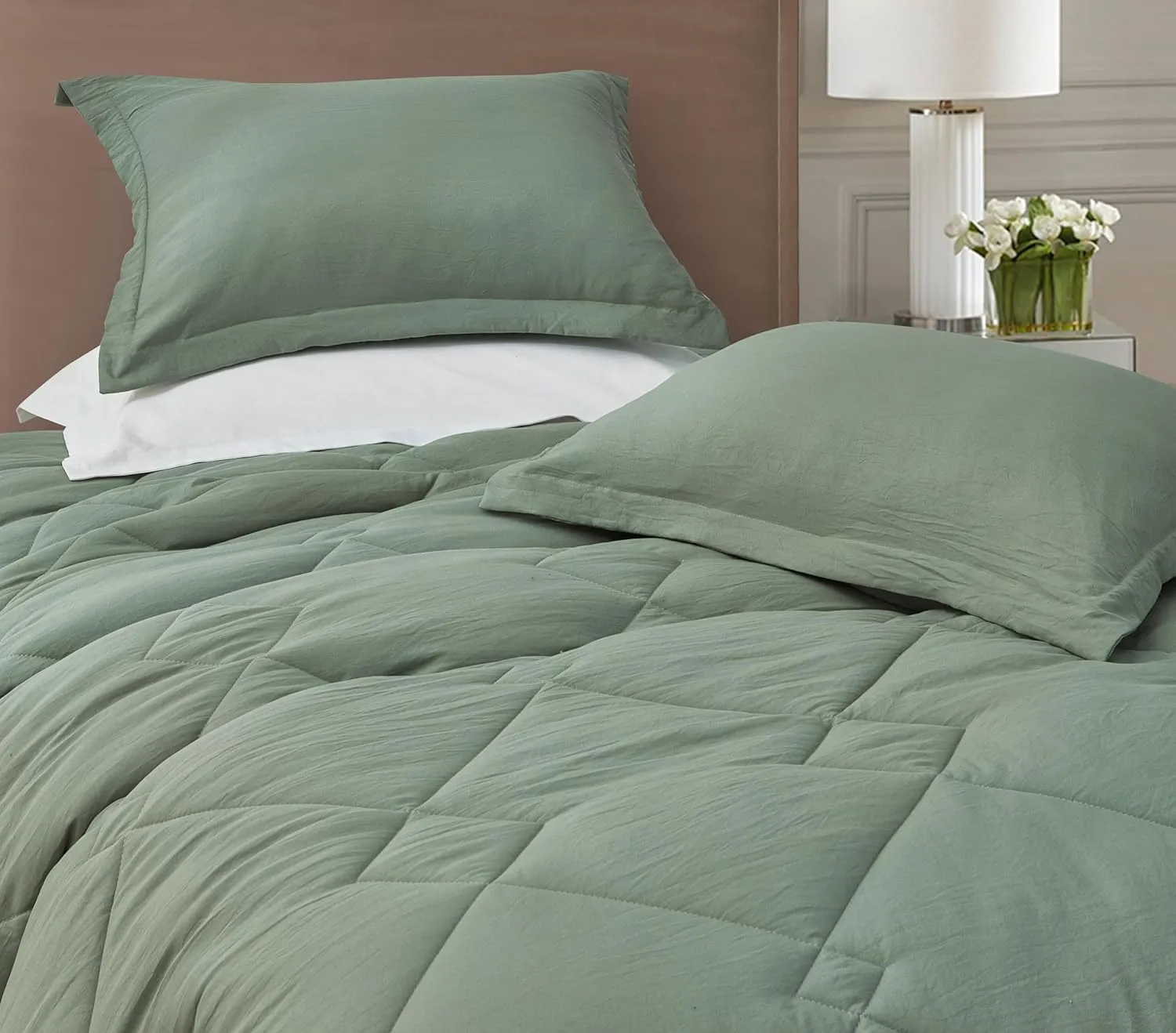 Chezmoi Collection Logan Sage Green Comforter Set Queen Size 3-Piece Soft Lightweight Stone-Washed Microfiber Comforter Set for All Season (1 Comforter 90x92, 2 Shams)
