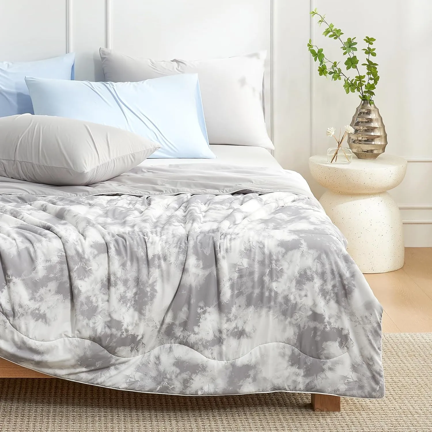 Cozy Bliss Cooling Comforter Queen Size, Cooling Blankets for Hot Sleepers and Night Sweats, Tie Dye Grey Summer Comforter for Queen Size Bed, Breathable Soft Lightweight Silk Smooth