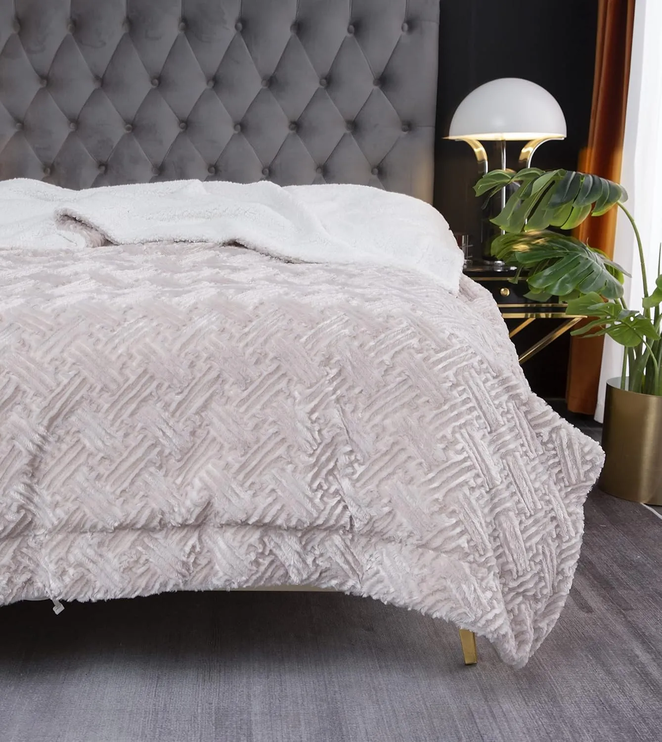 DaDa Bedding Lavender Grey Faux Fur Throw Blanket - Dreamy Geometric Embossed Sherpa Backside - Super Soft Warm Cozy Plush Fluffy - 50" x 60"