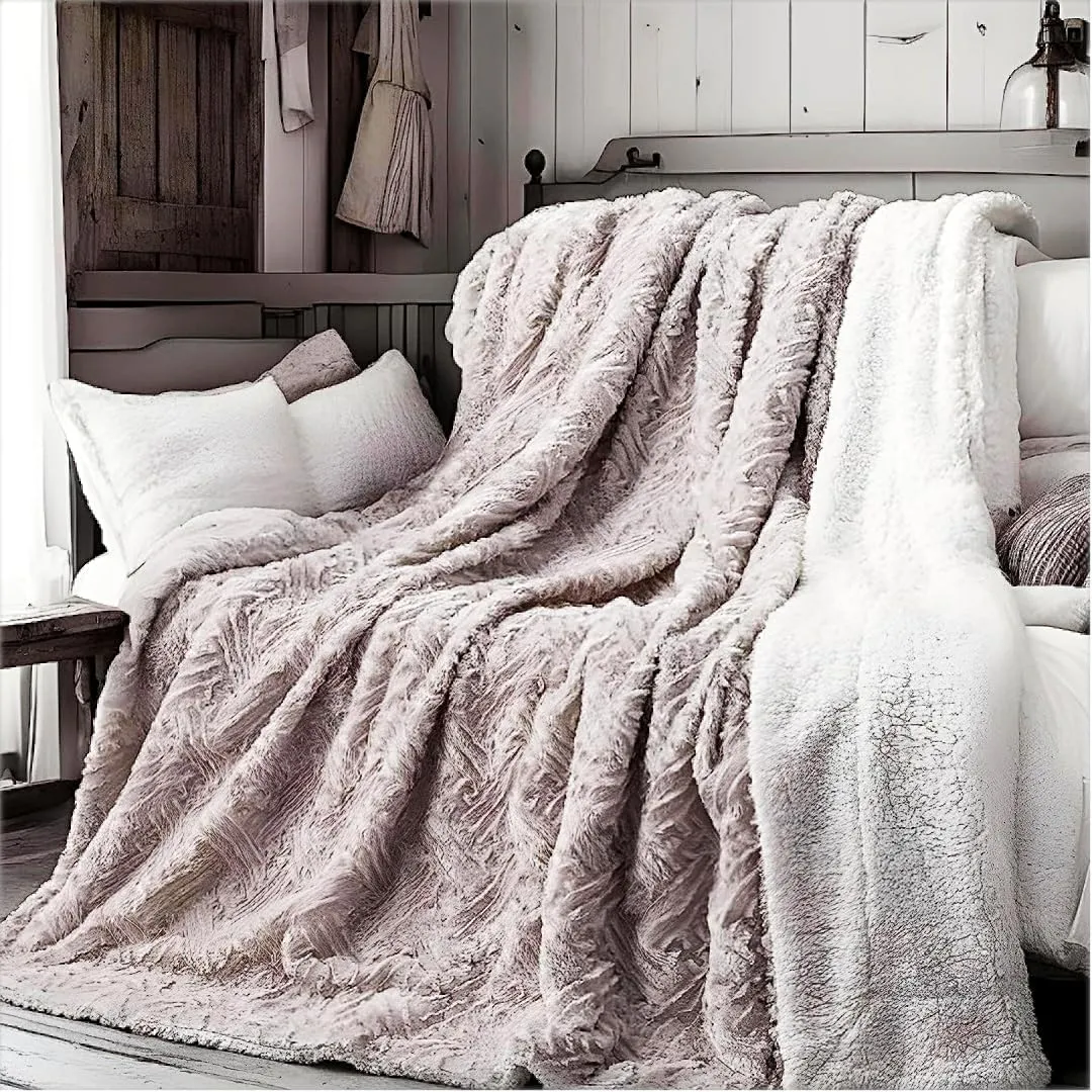 DaDa Bedding Lavender Grey Faux Fur Throw Blanket - Dreamy Geometric Embossed Sherpa Backside - Super Soft Warm Cozy Plush Fluffy - 50" x 60"