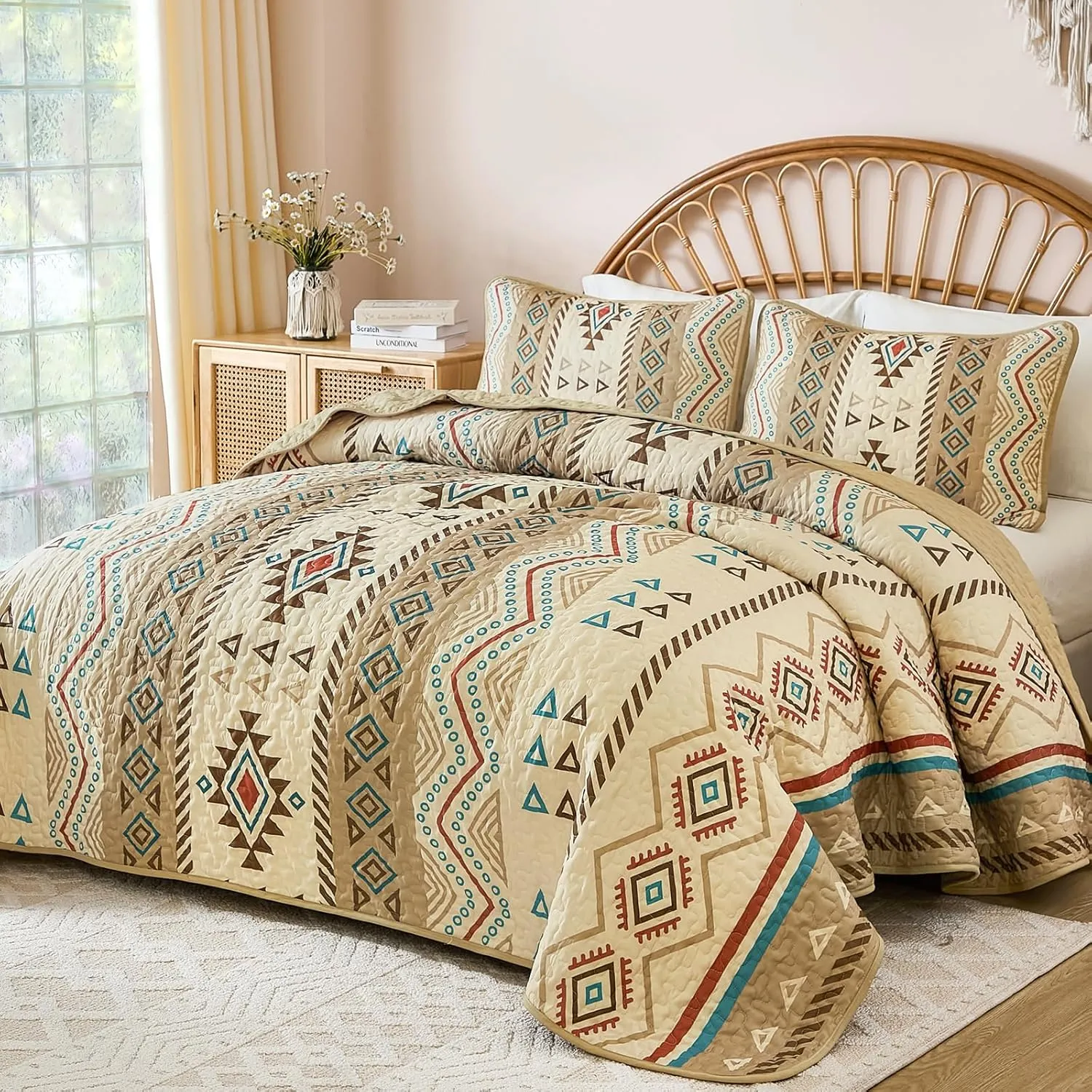 Drucon Boho Queen Size Aztec Quilt Set 3 Pieces Brown Ultra Soft Lightweight Quilt Beddding Set, Microfiber Bohemian Bedspread Coverlet Set with 2 Pillowcases for All Season (Queen, 90"x96")