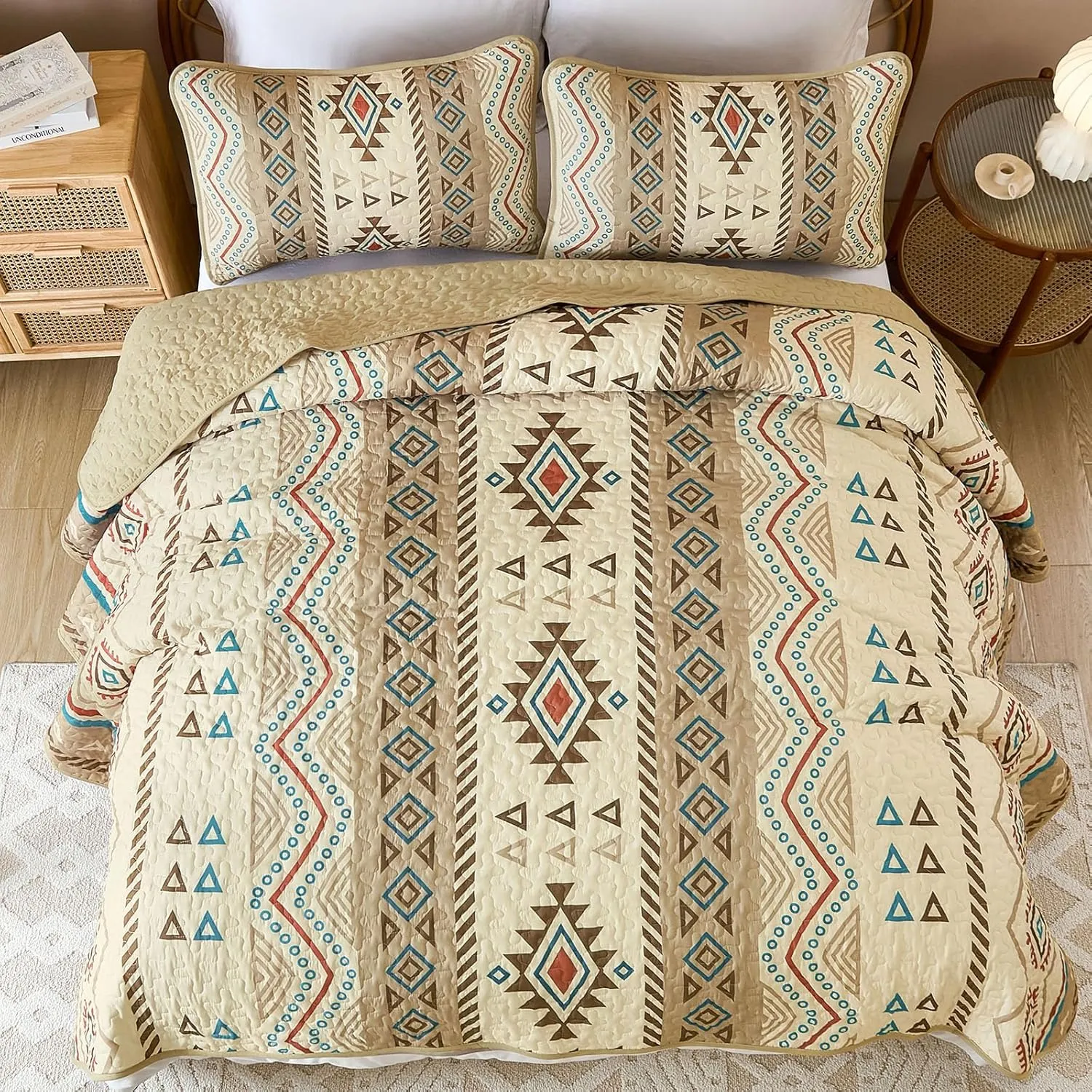 Drucon Boho Queen Size Aztec Quilt Set 3 Pieces Brown Ultra Soft Lightweight Quilt Beddding Set, Microfiber Bohemian Bedspread Coverlet Set with 2 Pillowcases for All Season (Queen, 90"x96")