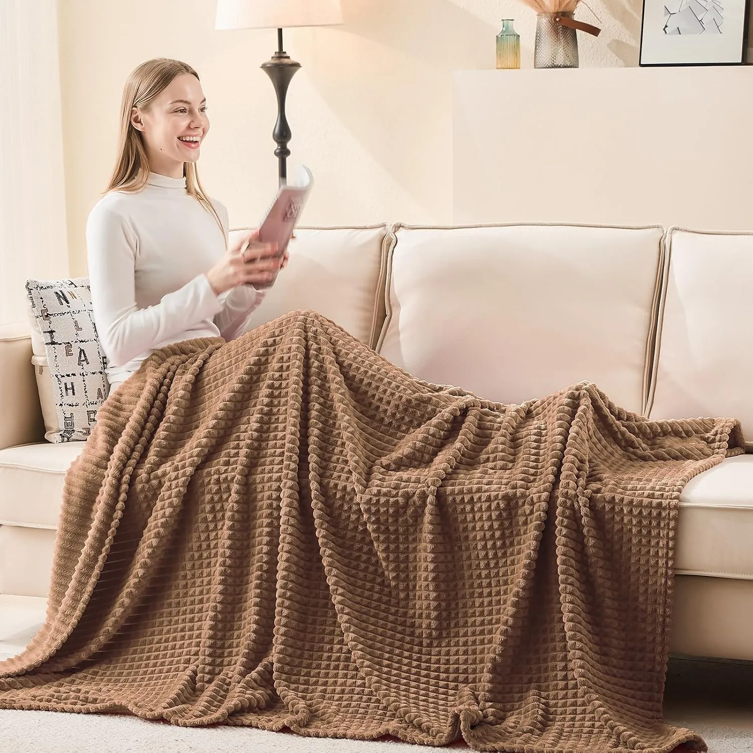 EMME Fleece Blanket Queen Size Luxury Flannel for Couch Bed Sofa Chair, Soft, Plush, Warm and Cozy Blanket with Geometric Grid Design (Brown, 80'' x 90'')