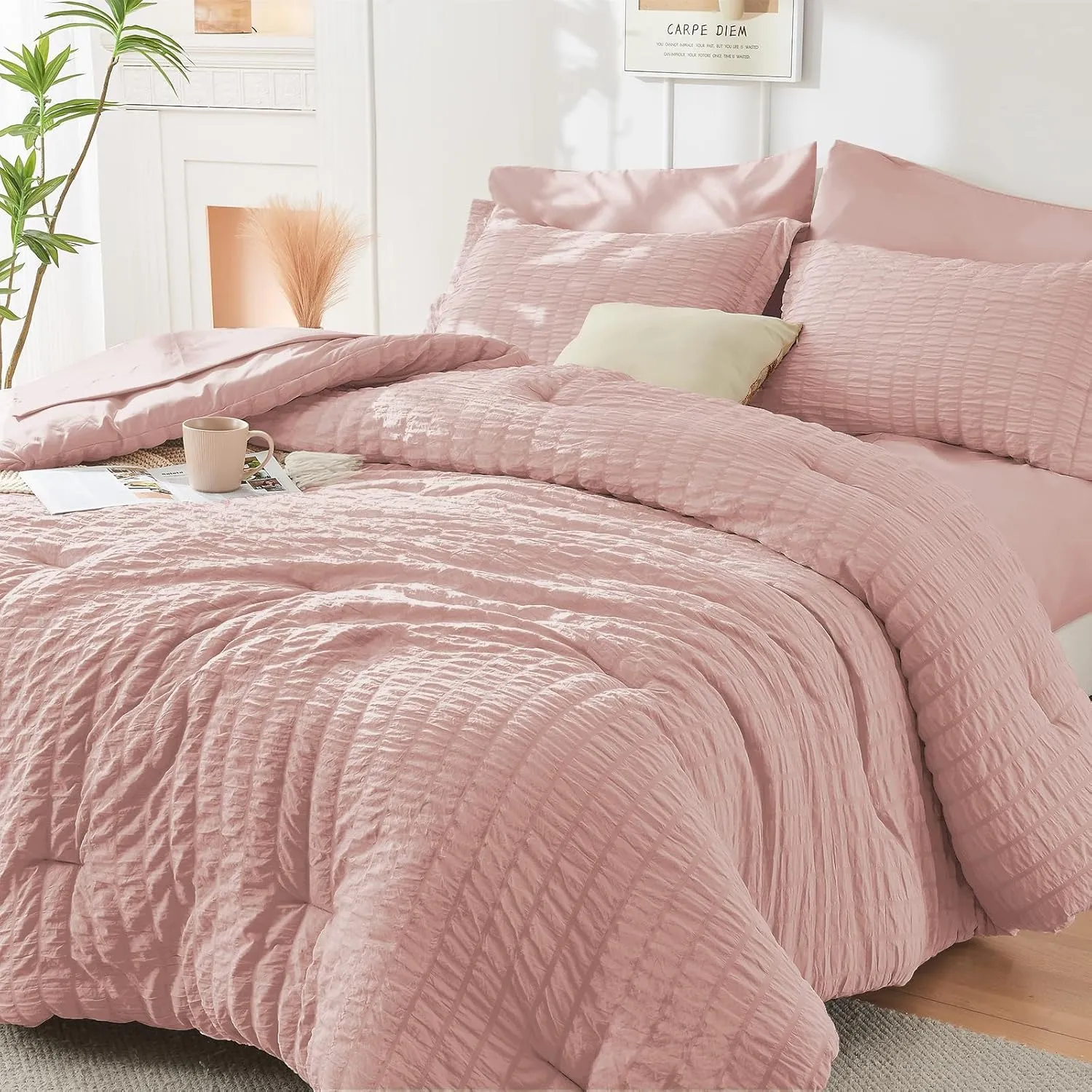 HYMOKEGE Rose Gold Queen Comforter Set Seersucker 7 Pieces, All Season Luxury Bed in a Bag for Bedroom, Bedding Set with Comforters, Sheets, Pillowcases & Shams