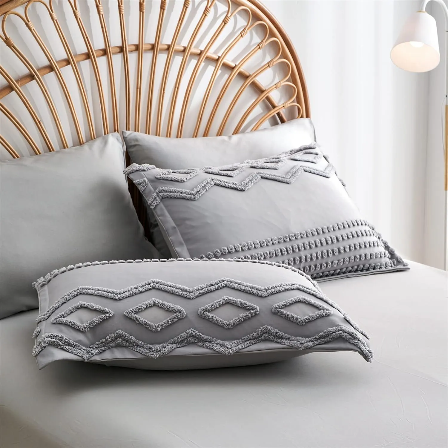 KAKIJUMN Grey 7-Piece Bohemian Geometric Tufted Comforter Set, All Season Microfiber Bedding Set(Queen)