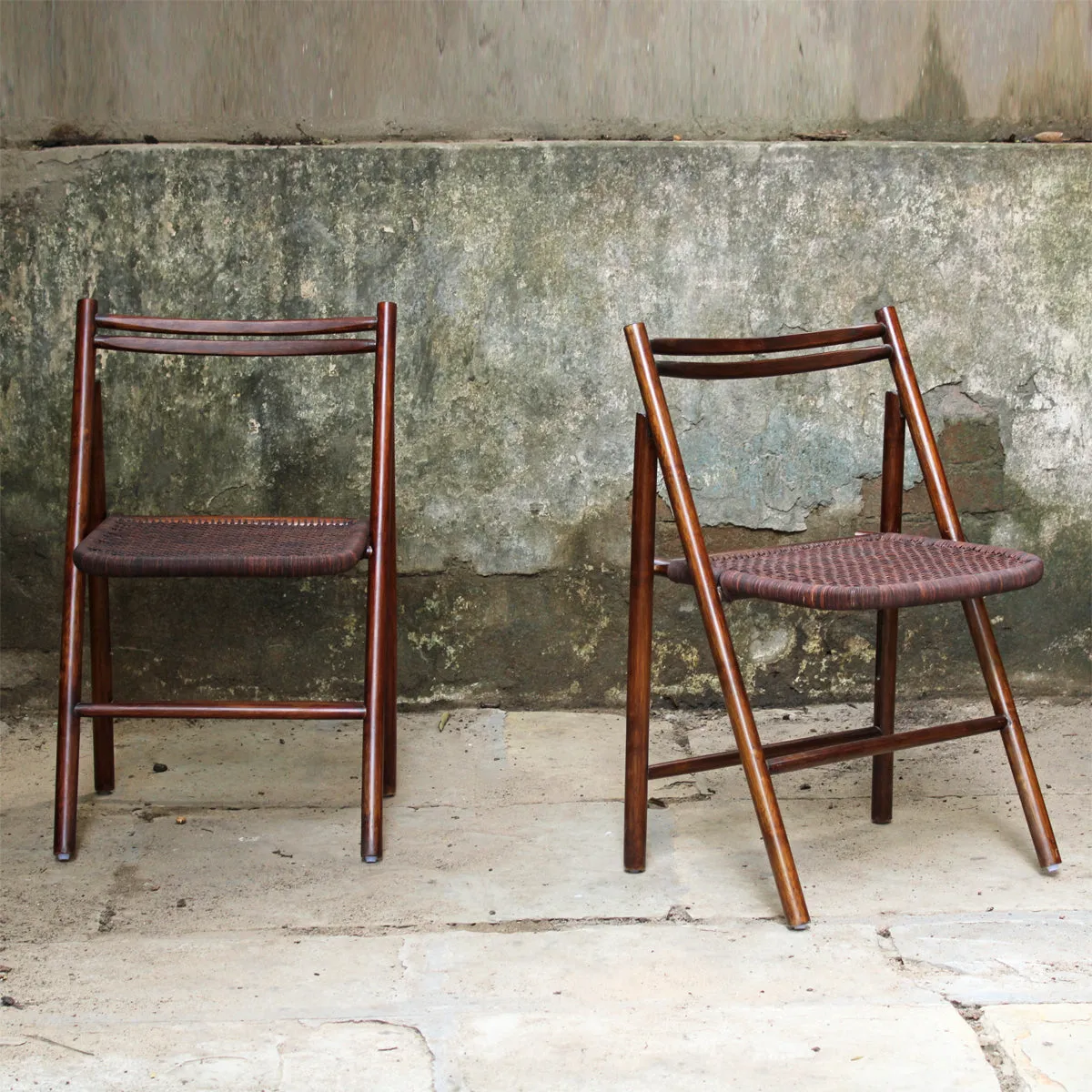 LEATHER SKINNY FOLDING CHAIR