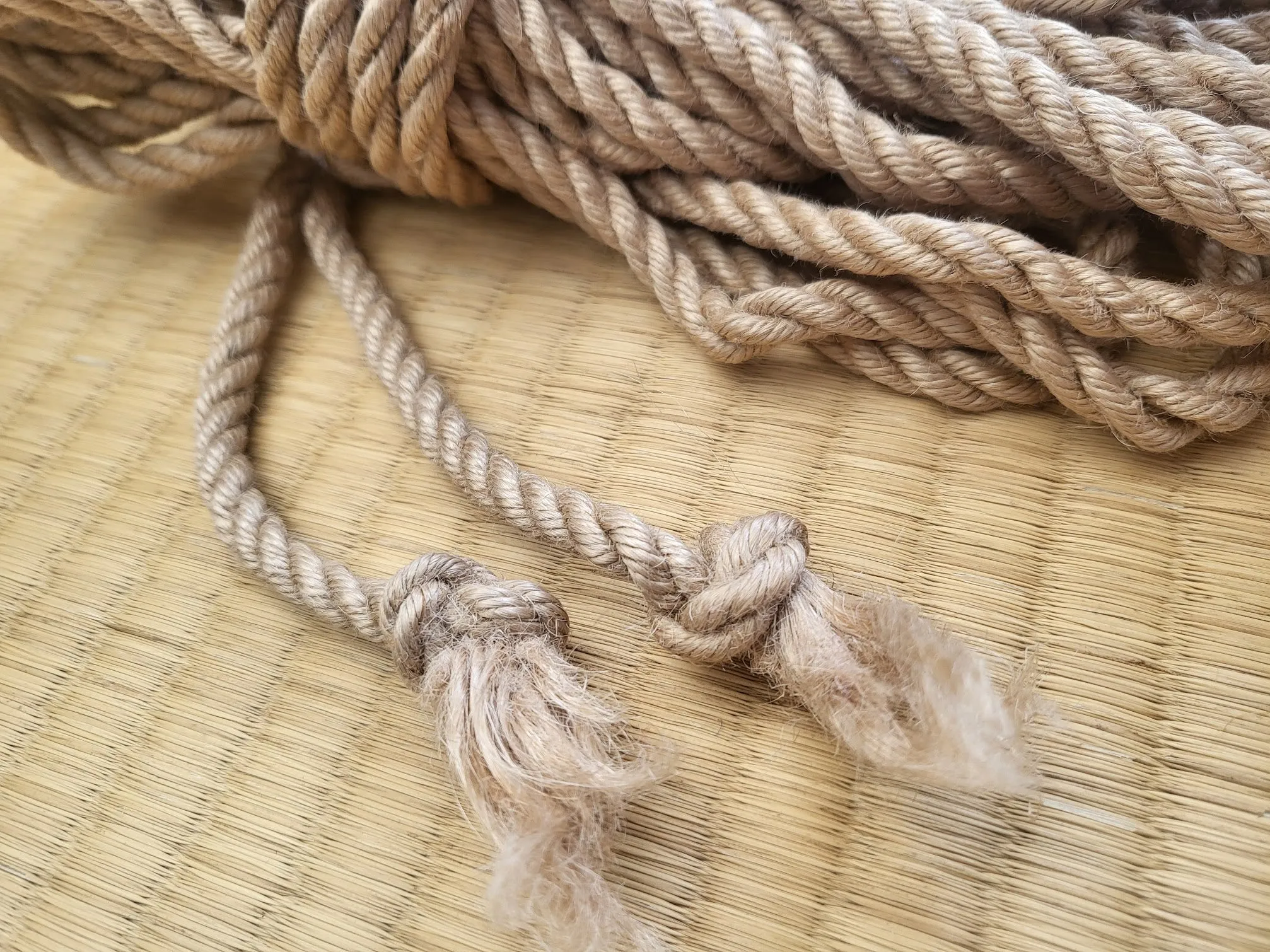 Natural- Fully treated jute shibari rope