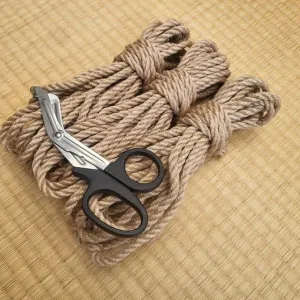 Natural- Fully treated jute shibari rope