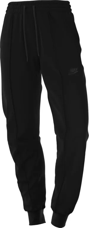Nike Women's Sporty