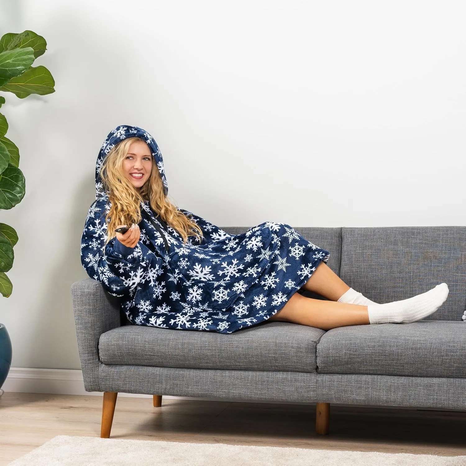 PAVILIA Blanket Hoodie for Women, Sherpa Wearable Blanket Men, Cozy Oversized Sweatshirt Blanket, Hooded Blanket Sweater