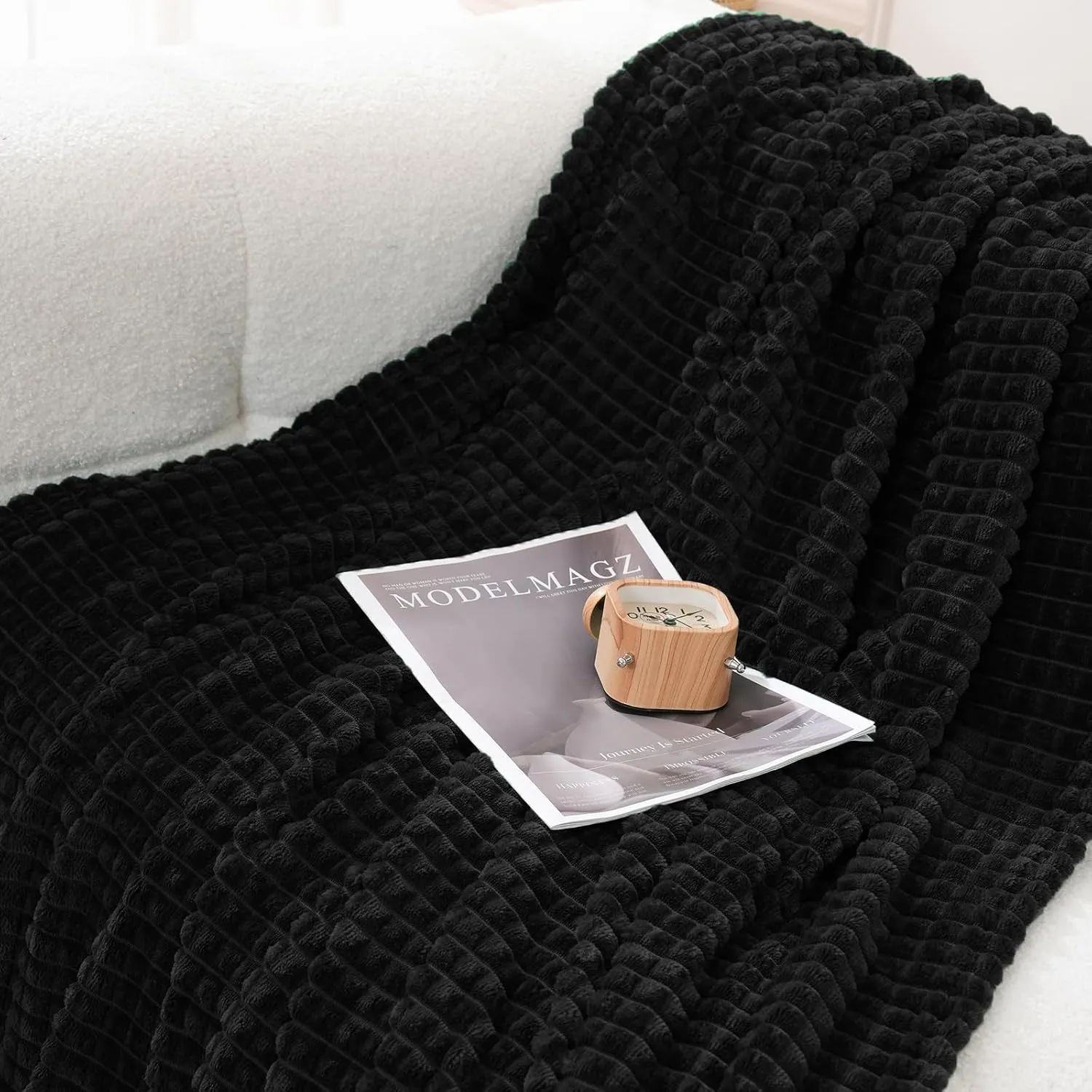 Puncuntex Flannel Fleece Throw Blanket Black 60"×80",Super Soft Plush Cozy Blanket with Square Grid Design Luxury for Couch Sofa Chair