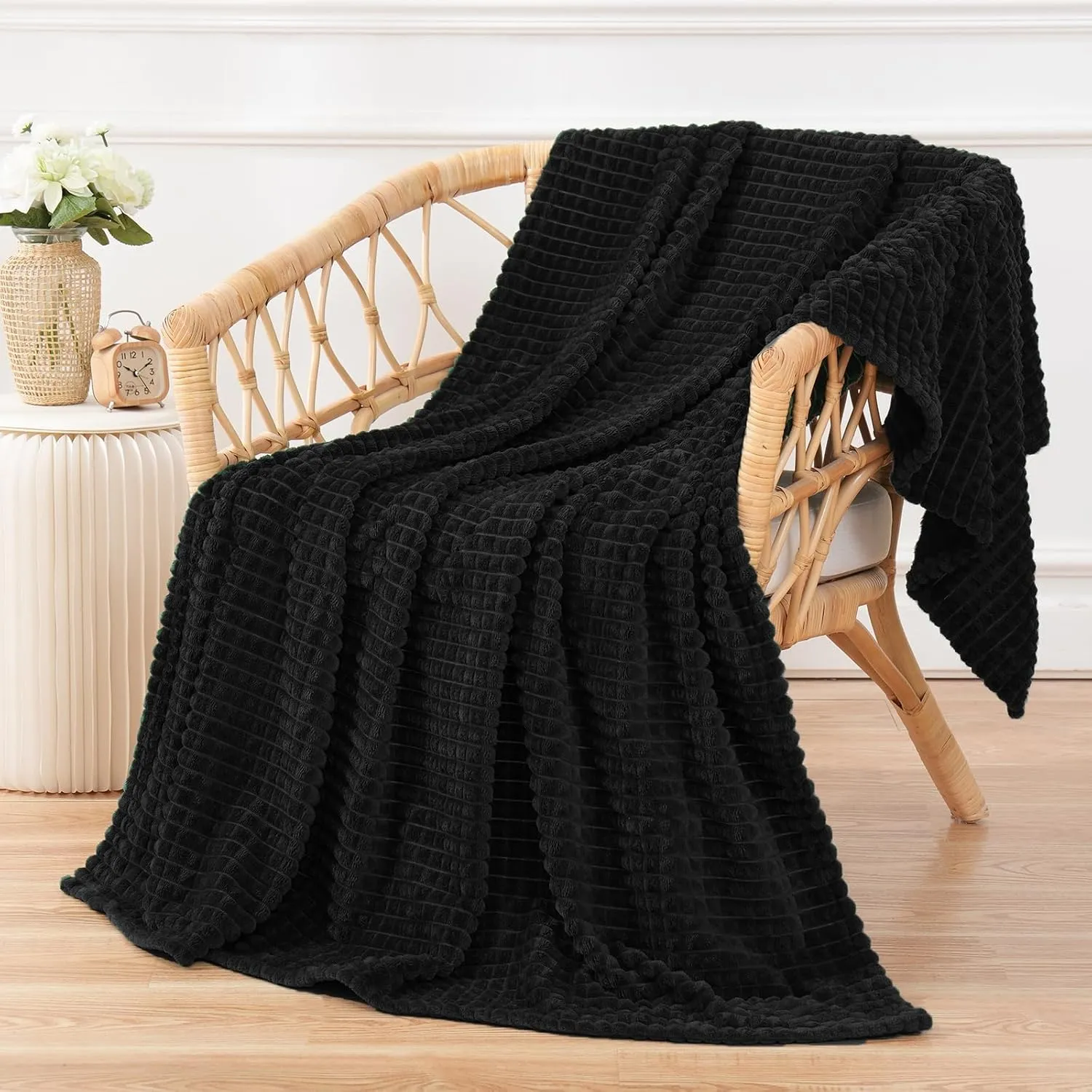 Puncuntex Flannel Fleece Throw Blanket Black 60"×80",Super Soft Plush Cozy Blanket with Square Grid Design Luxury for Couch Sofa Chair