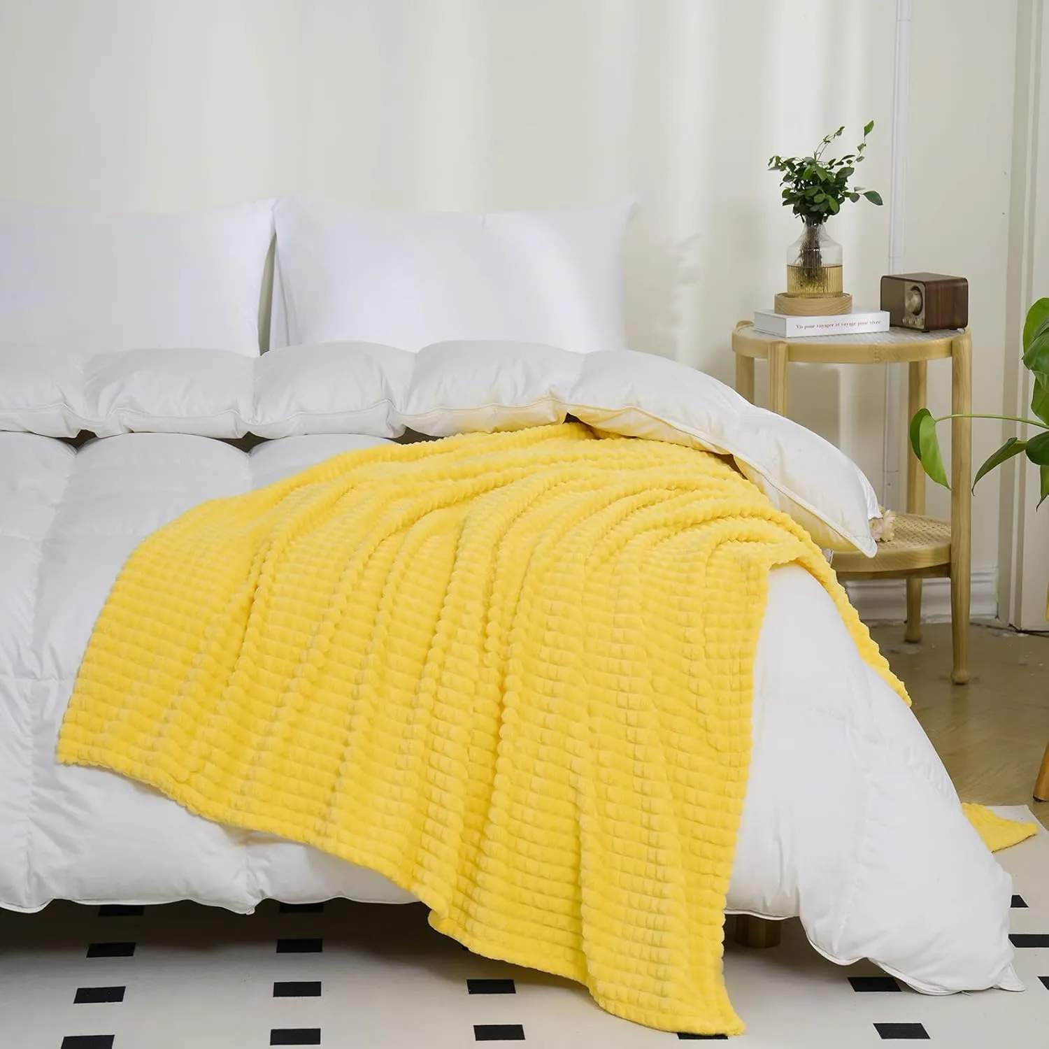 Puncuntex Flannel Fleece Throw Blanket Bright Yellow 60"×80",Super Soft Plush Cozy Blanket with Square Grid Design Luxury for Couch Sofa Chair