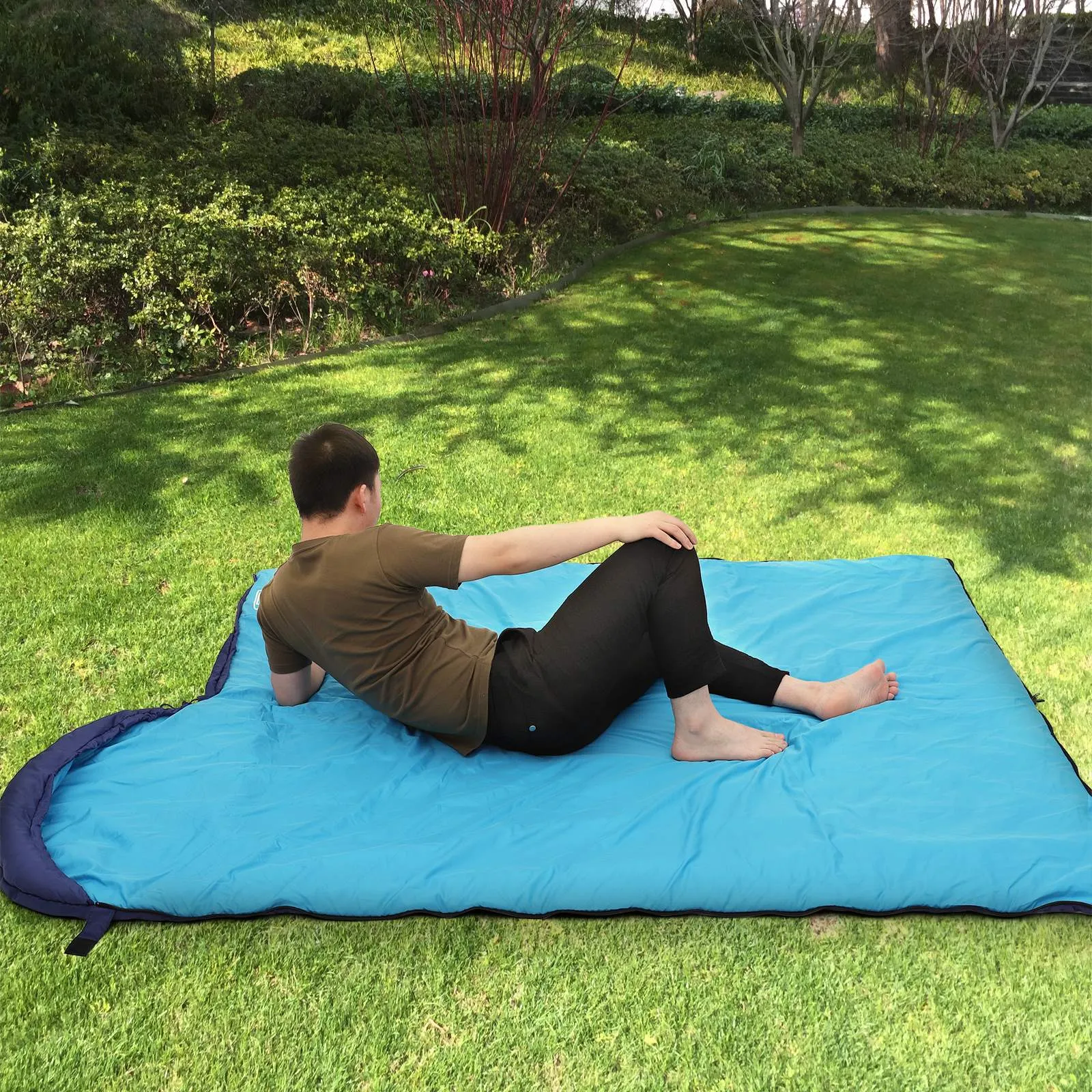 Rootz Sleeping Bag - Camping Bed - Outdoor Bed - Nylon Material - Lightweight - Compact - 220cm x 75cm x 15cm