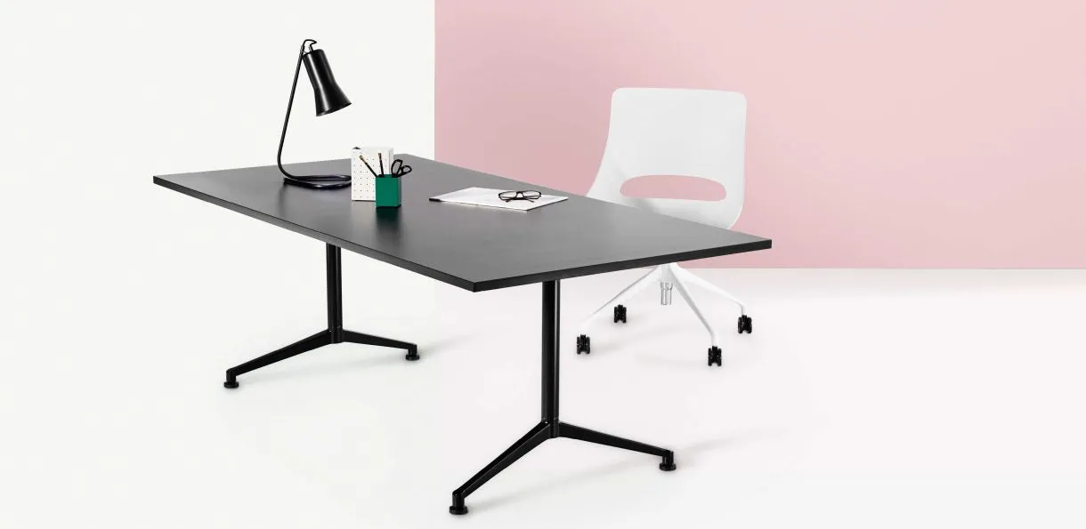 UR table