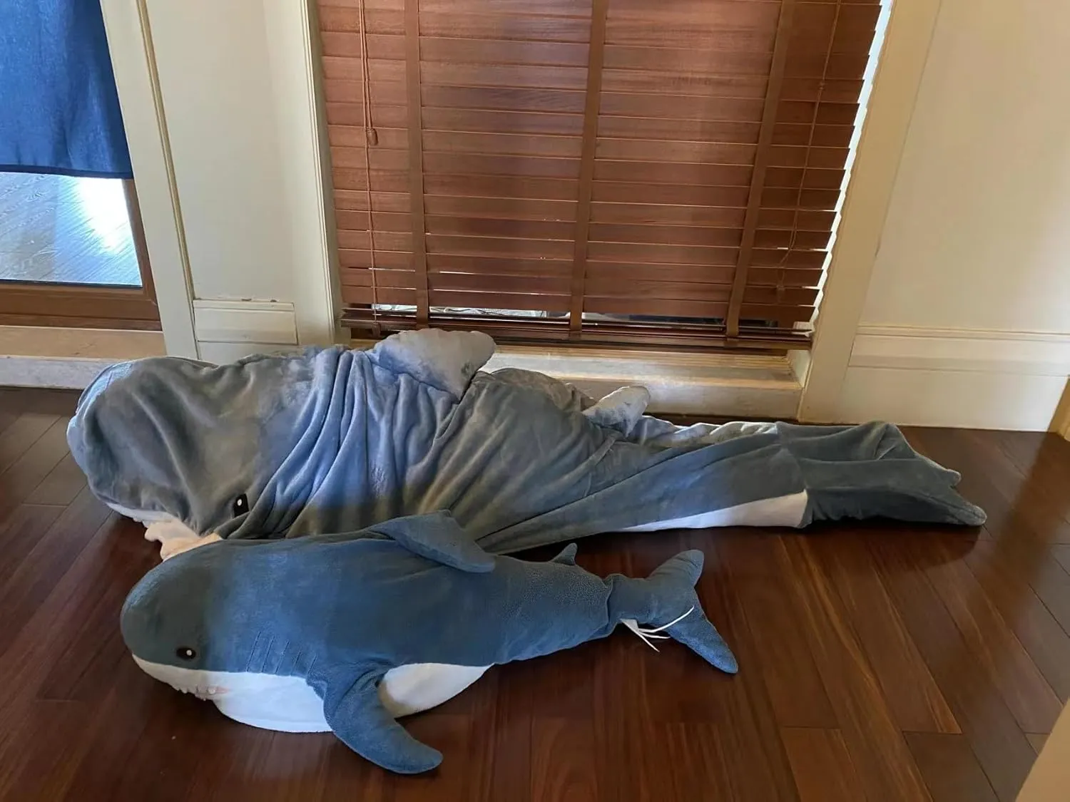 Wearable Shark Blanket Hoodie Onesie, Blanket Shark Hoodie Soft Shark Onesie Hoodie, Wearable Shark Sleeping Bag for Adult