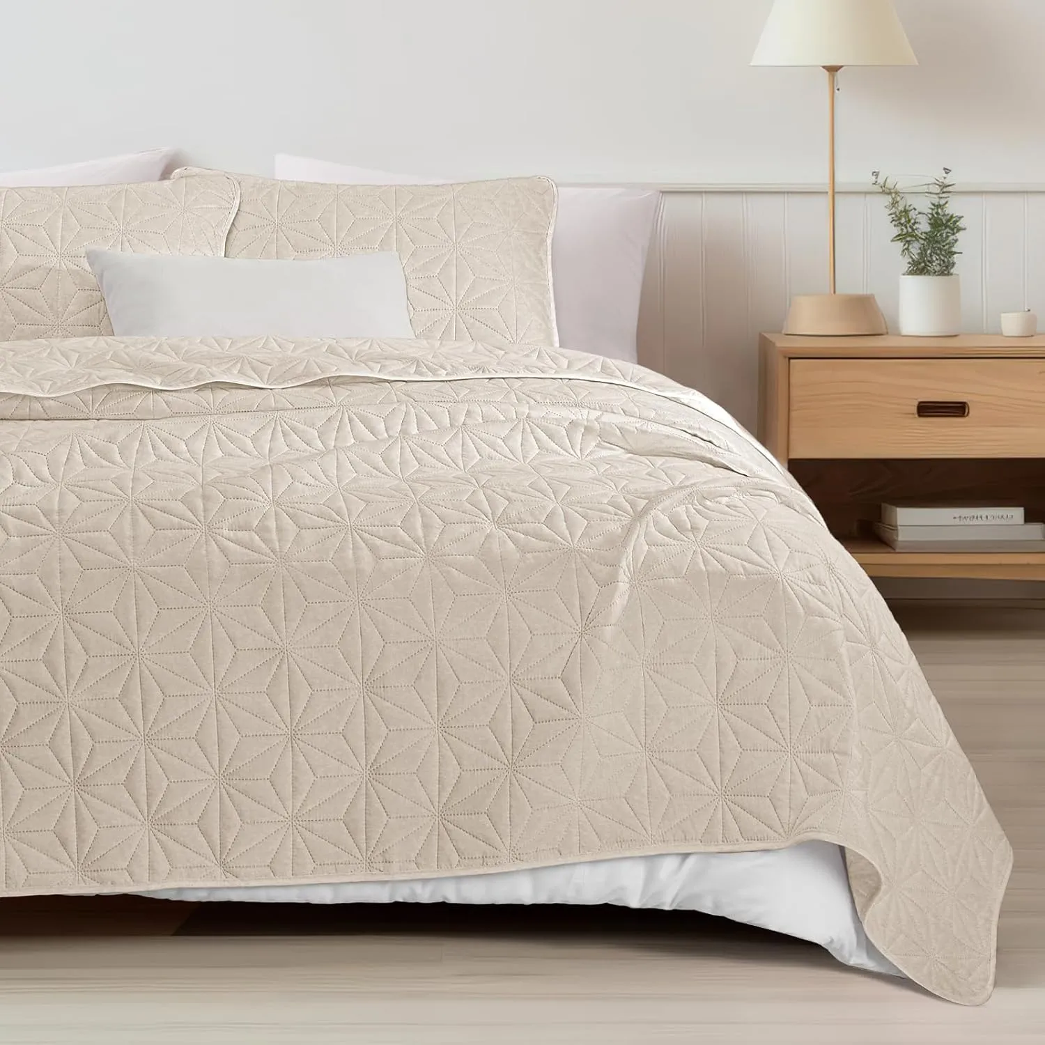 Whale Flotilla Twin Quilt Bedding Set, Soft Brich Beige Bedspreads Quilts Twin XL Size for All Seasons, 2 Pieces Lightweight Geometric Star Pattern Coverlet