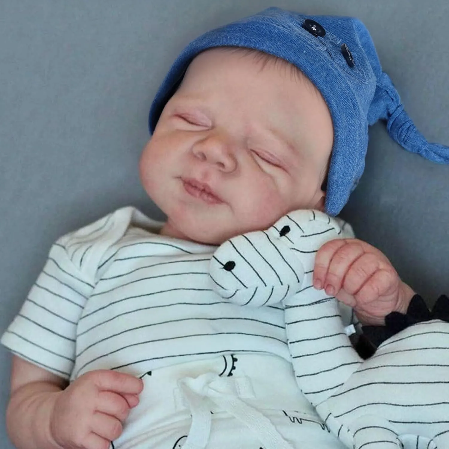 WOOROY Realistic Reborn Baby Dolls Boy - 18-Inch Newborn Baby Dolls with Soft Cloth Body Sleeping Lifelike Reborn Baby Dolls Birthday Gift for Kids Age 3 