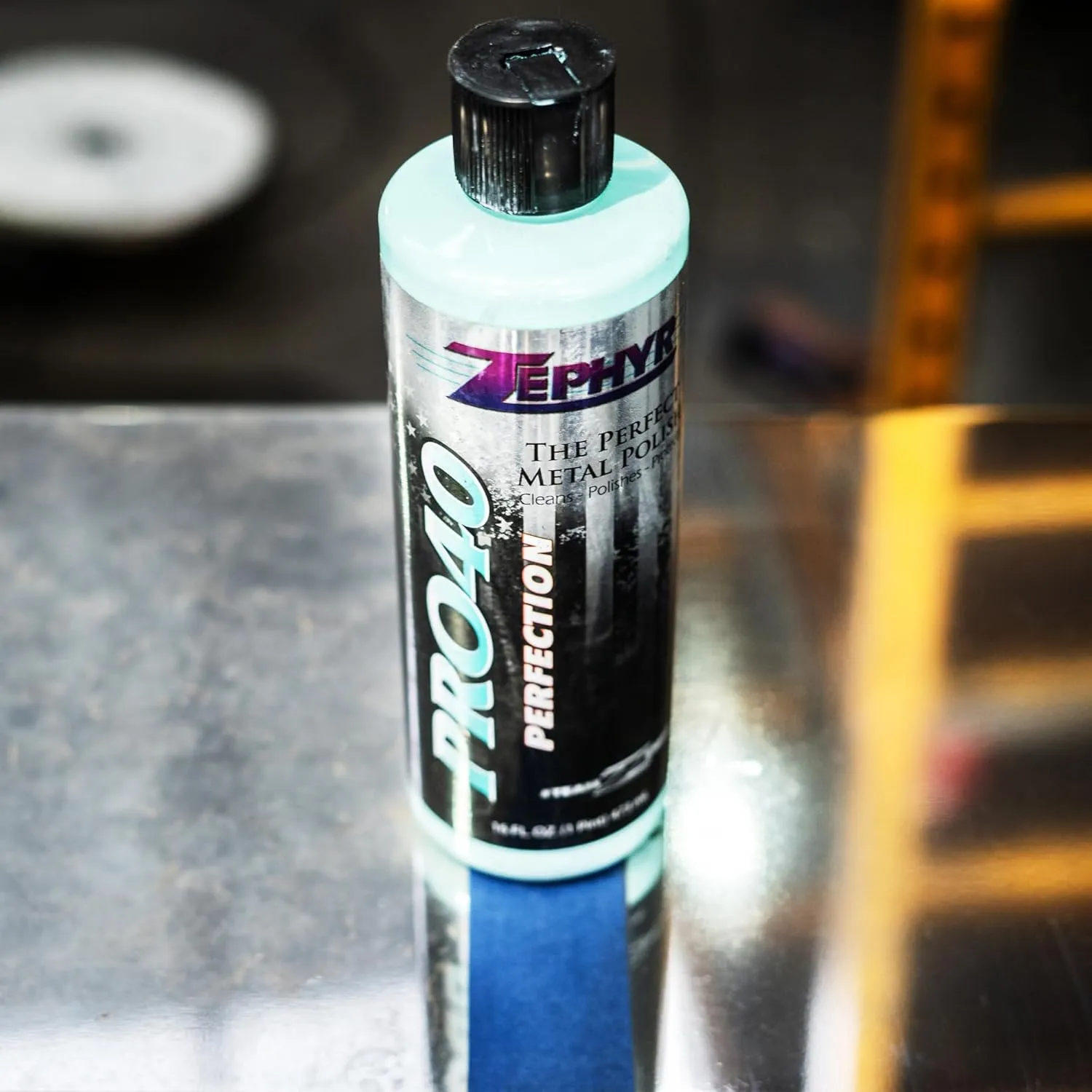 Zephyr Pro-40 The Perfect Metal Polish. for Chrome, Stainless Steel, Aluminum, Brass, Copper, Silver and Magnesium. Made in U.S.A. (32oz)